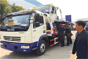 襄阳汽车道路救援拖车价格